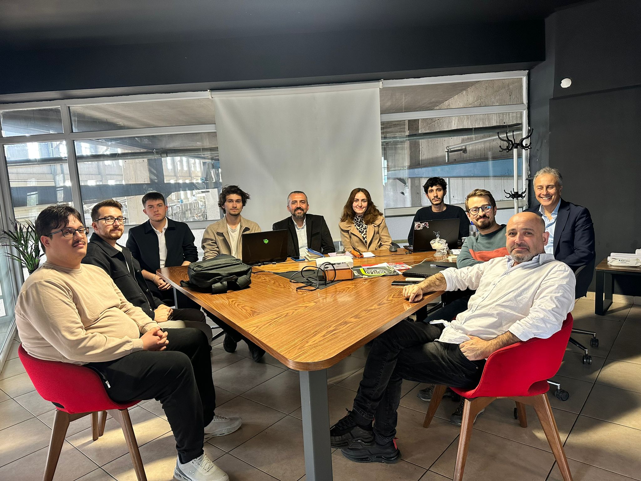  WhatsApp Image 2025-10-24 at 16.38.45